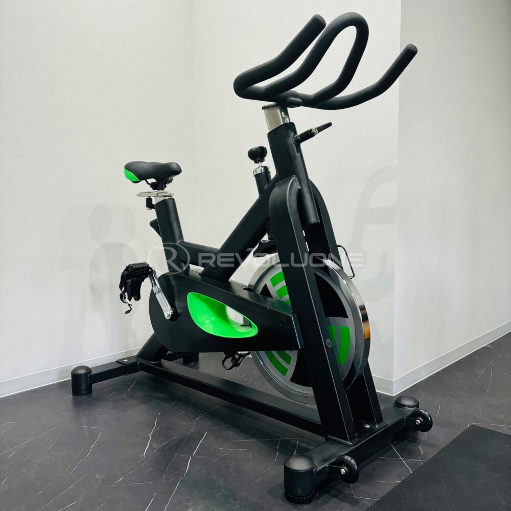 REVOLUONEスピニングバイク